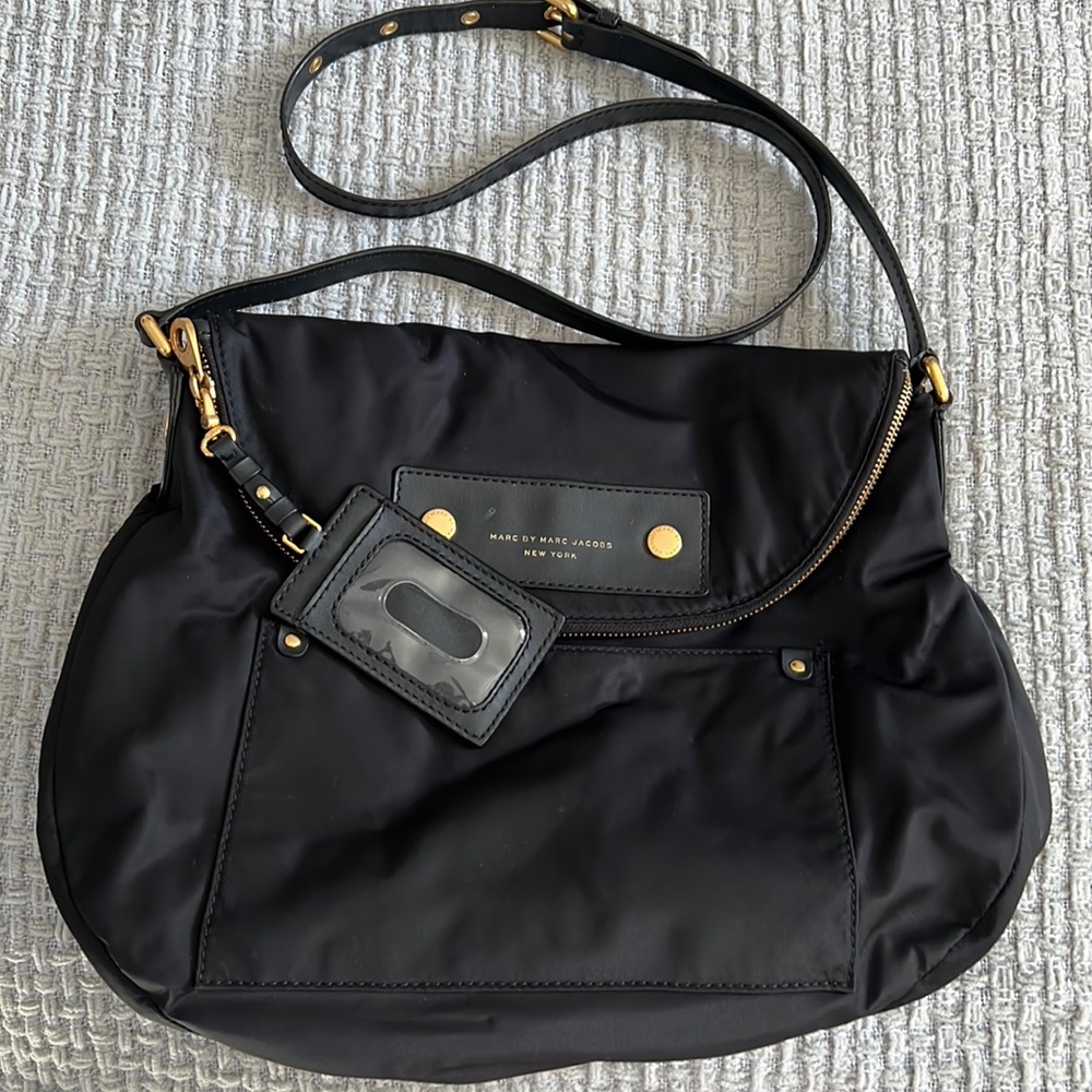 Marc Jacobs crossbody bag. EUC!